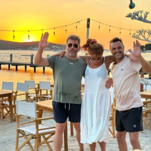 Ogün Kaptanoğlu Instagram - Kenya halay takımı hatırası. Foça ⚓
