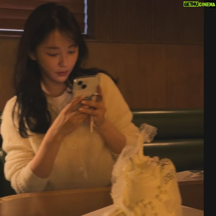 Oh Ah-yeon - 1.6K Likes - 🧁