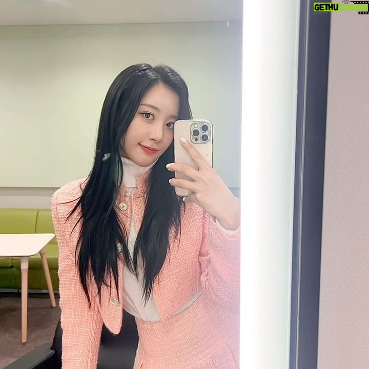 Oh Chae-yi - 3 Likes - 🐷