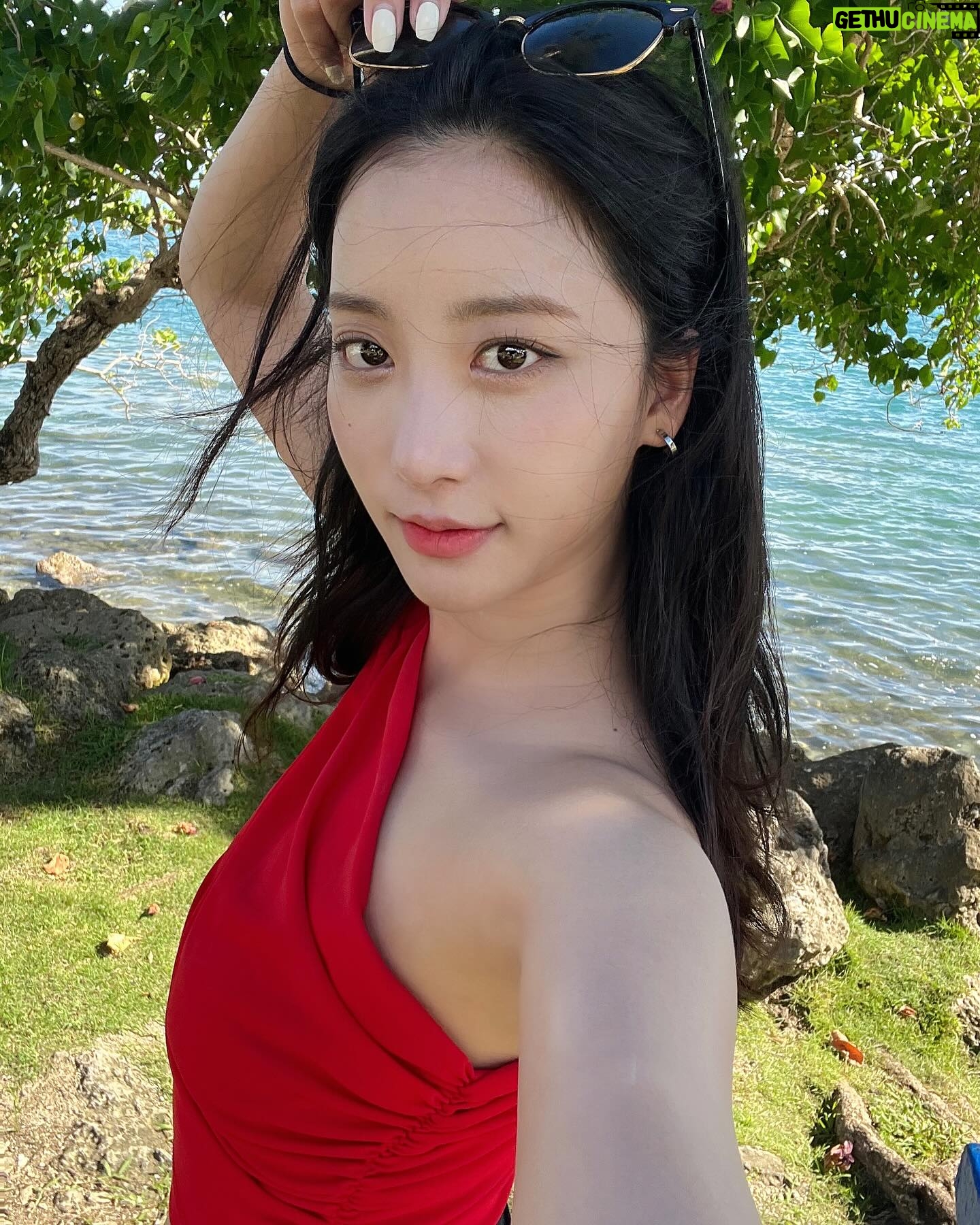 Oh Chae-yi - 3 Likes - ☀️🌬️🌊💦✨
(저번 괌 여행 사진 이제야 올리는거에요..!)