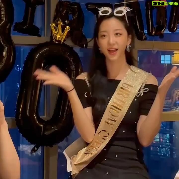 Oh Chae-yi - 3 Likes - 마지막 동영상 속 노래 제목 맞춰보세요🙋🏻♀️