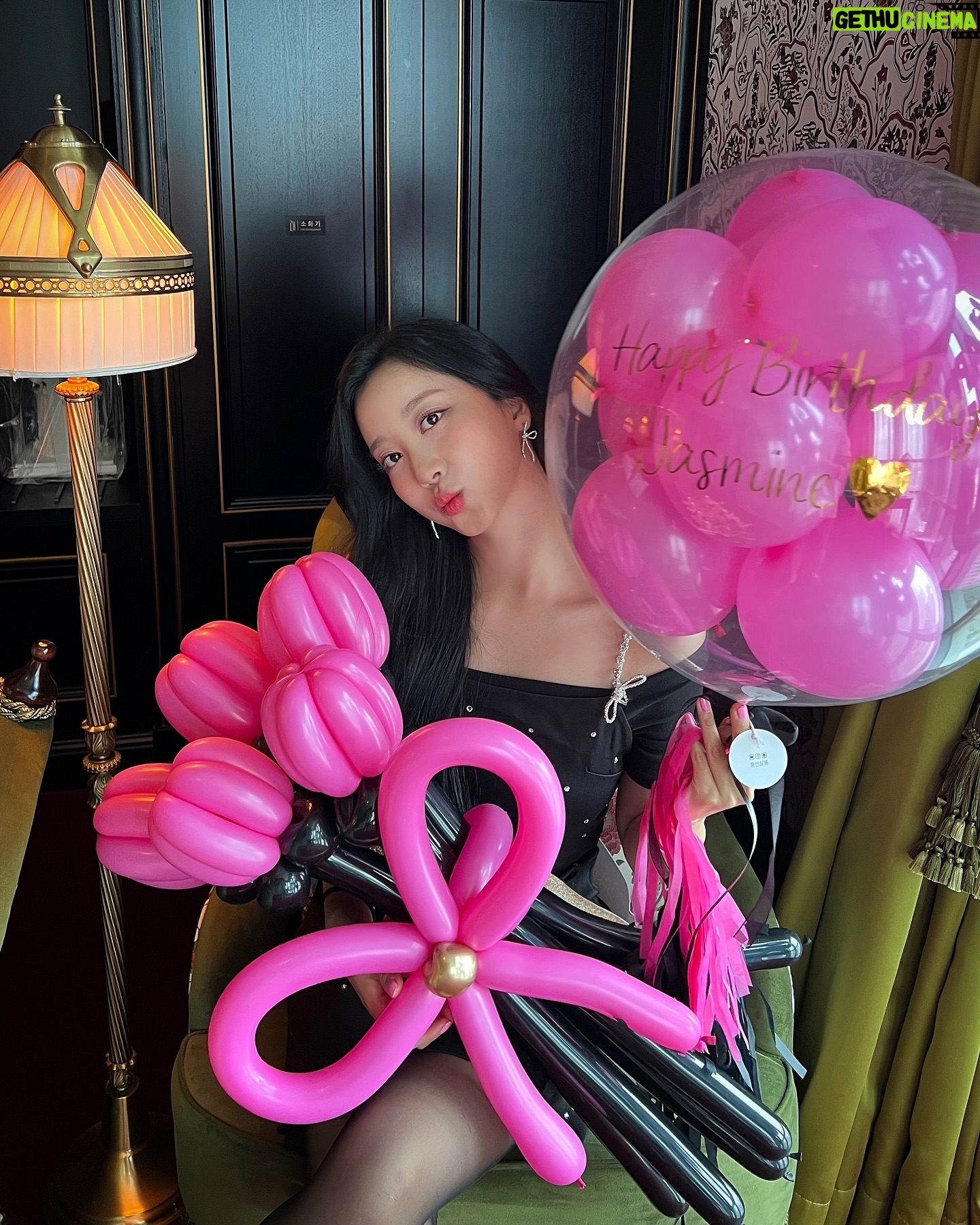 Oh Chae-yi - 3 Likes - 🎀🖤🎂