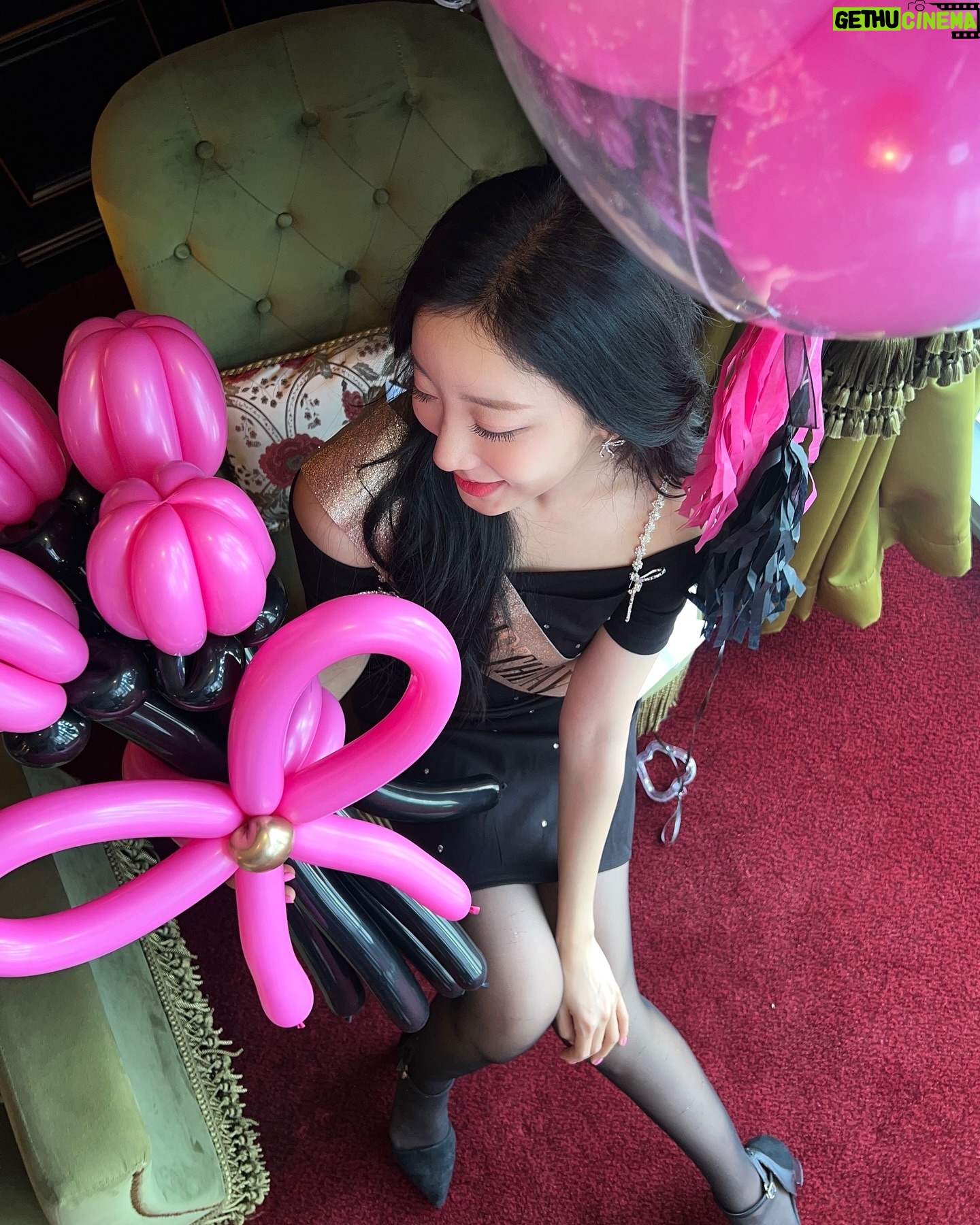 Oh Chae-yi - 3 Likes - 🎀🖤🎂