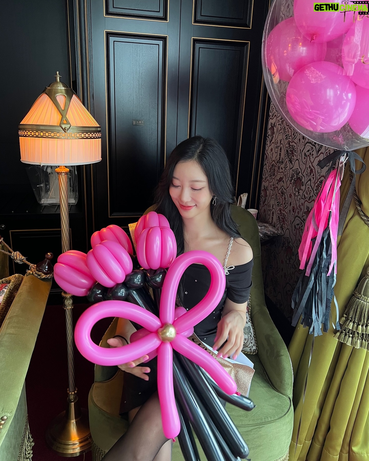 Oh Chae-yi - 3 Likes - 🎀🖤🎂