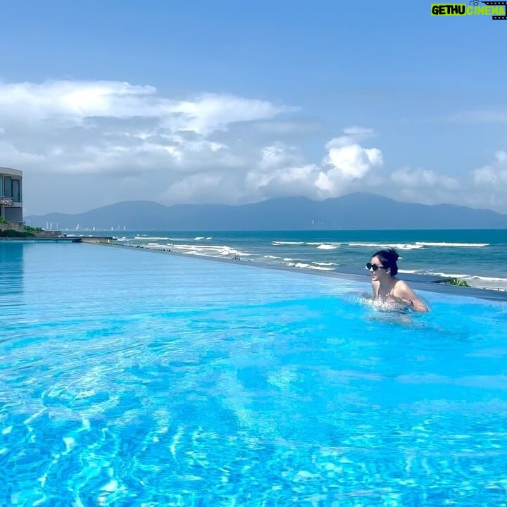 Oh Chae-yi - 1.1K Likes - 게으른 나의 피드는 아직 베트남 🌊