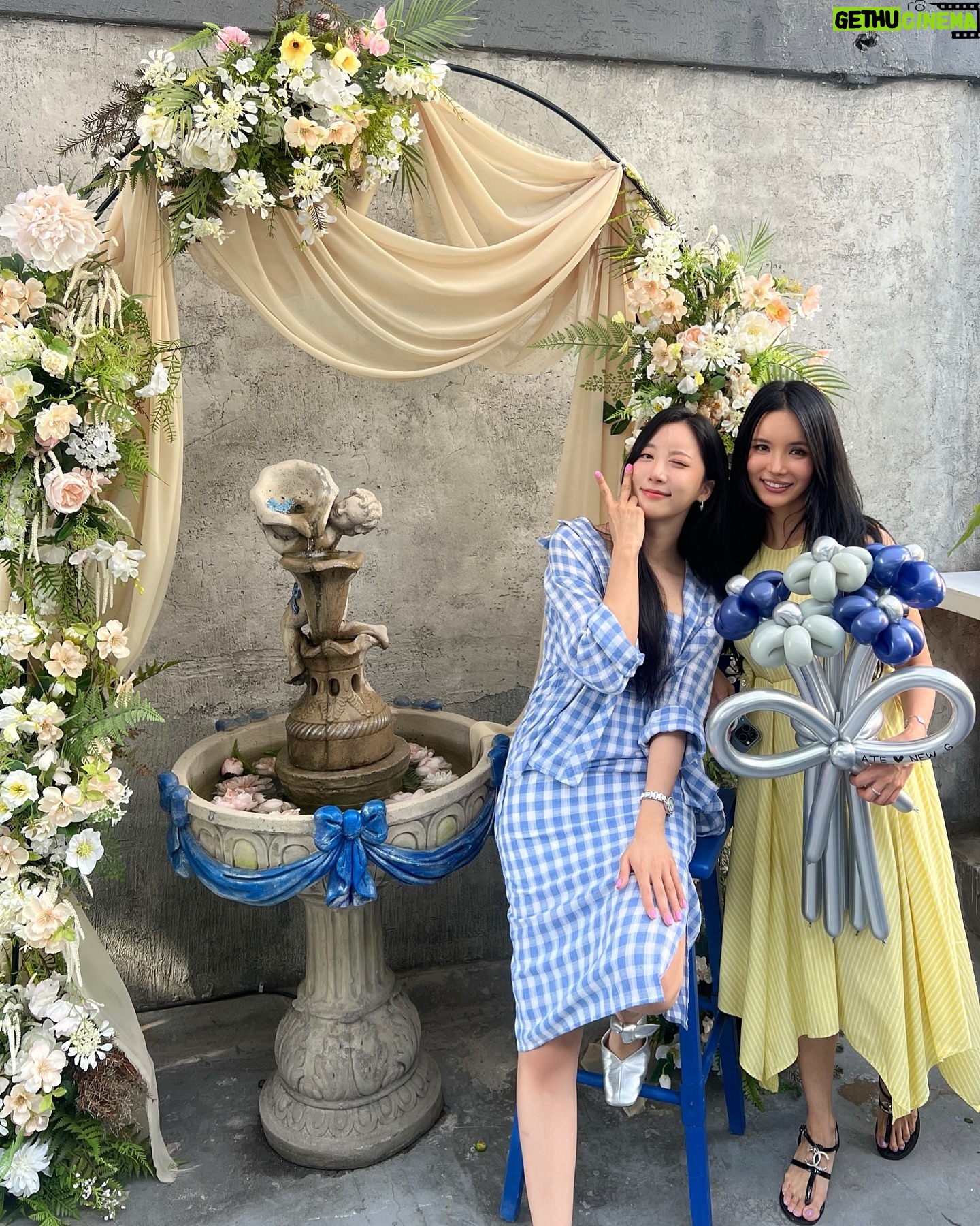 Oh Chae-yi - 3 Likes - @ate_seongsu
핫한 성수 브런치카페 다녀왔어요🫶🏻
@newg_gwenkang 언니처럼 너무나 상콤한 이곳💛
음식 분위기 모두 취저잖아!