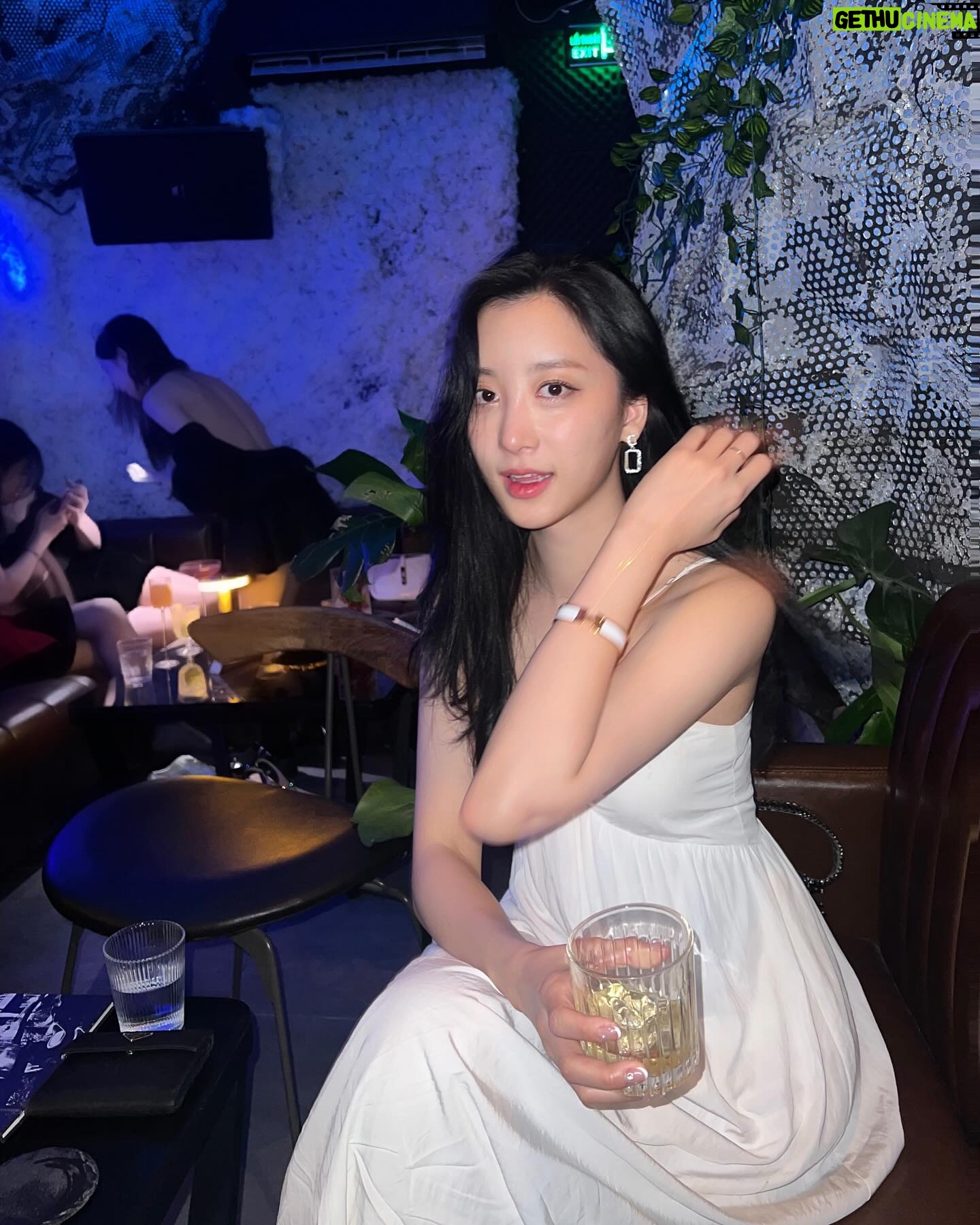 Oh Chae-yi - 3 Likes - 백만년만의 Vietnam🇻🇳
인싸놀이 하고 하루 방전...