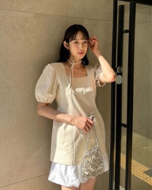 Oh Hye-won Instagram - @wnderkammer_official PRE-FALL🩷🩵
석촌호수에서 런웨이라니 ☁️ 몽글몽글 하늘도 무대도 작품들도 반가운 친구들도 너모 완벽했던show 초대해주셔서 감사합니댜 #혜영언니는마법사 예쁘게 만들어준 우리순수팀도최고😉