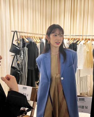 Oh Hye-won Instagram - @eenk_official 🖤'24ss salon show'🤍
너무 멋져서 반해버렸어요 고급스러우면서도 힙한작품들로 가득한 잉크쇼 괜히 선배님들이 좋아하는 브랜드가 아니군용☺️ 축하드립니댜