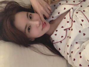Oh In-hye Instagram - 👋🏻