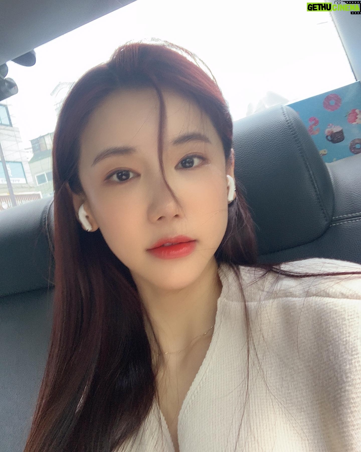 Oh In-hye - 876 Likes - 내 긴머리 안녕. 그동안 고생해따. 인혜84한다고.. 👋🏻