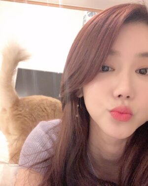 Oh In-hye Instagram - 👋🏻