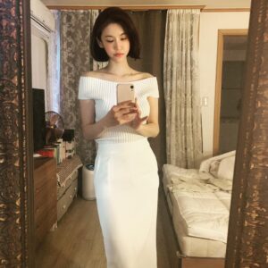 Oh In-hye Instagram - 내옷내코디. 피팅중. 다가져가버리지 뭐,ㅎㅎ 혼자서도 잘해요.ㅎㅎ배고파서 일찍 자버려야지게따.ㅠ 모두 굿밤👋🏻