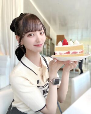 Oka Suenaga Instagram - 𓂃𓈒𓏸
⁡
･
･
⁡
思いのほか大きかったショートケーキ🍰
⁡
･
･
⁡
#金沢 #金沢カフェ #21世紀美術館