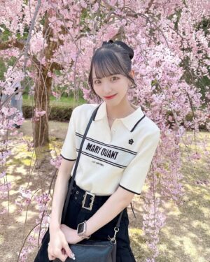 Oka Suenaga Instagram - 𓂃𓈒𓏸
⁡
･
･
⁡
お花見できました🌸🌸
⁡
･
･
⁡

#桜 #お花見 #春 #春服 #ポニーテール #lilybrown #maryquant #兼六園 #金沢