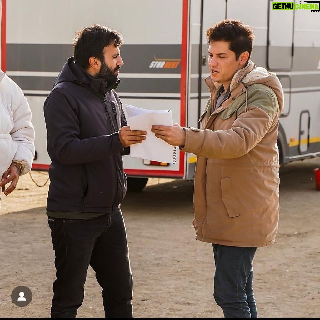 Okan Çabalar - 393 Likes - Bir aktör hazırlanıyor 🤣 Üçlü Pürüz 21 nisanda sinemalarda !!! @vedatuyar_