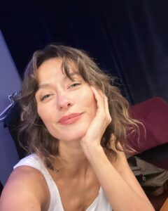 Actress Olcay Yusufoğlu HD Instagram Photos and Wallpapers March 2024