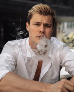 Oleg Gaas Instagram - «Всё что меня не убивает-делает меня непобедимым»
О.Г
Всем Здравия!
 Вроде как инсту нужно вести,хотя кому это нужно¿!
Хотел просто сказать ,что курение вредит Вашему здоровью!!! 🚭
Если уж попались на этот вредный крючок-компенсируйте спортом или придумайте полезный заменитель!
Как всегда всем добра и света в душе!
За фото спасибо: @karina.mylnikova 
#курениевредитвашемуздоровью #олеггаас