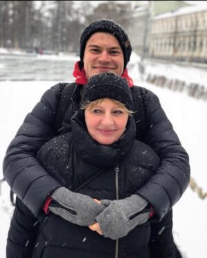 Oleg Gaas Instagram - Сегодня самый прекрасный день!
Родилась моя Матушка!
Бесконечно люблю её и благодарю вселенную за такой подарок!
Когда печаль нахлобучивает ,
вспоминаю ,что мне очень повезло с МАМОЙ и чудом рассеиваются грустные вибрации!!!
Наверное перед рождением я тщательно выбирал маму и интуицию меня не подвела-JACKPOT!
Неиссякаемых сил тебе,Танюха!
Океан радости и счастья тебе ,мой Мудрец!
Прошу простить хулигана за хлопоты и нервишки!
Ты моё солнце,а солнце должно светиться и излучать тёплом !
Большое удовольствие смотреть ,когда горят и светятся ОЧИ твои!
Спасибо тебе за доброту ,тепло и твой неповторимый юмор ,моя опора,скала, галактика!
И как круто ,что мы с тобой кореша!
Танюха,Будь!!!💐💜☀️🌊
P.s.скучаю по фирменному,щавелевому пирогу!
#мамасына #матьдраконов #татьянка #победительницаыконкурселучшихмам