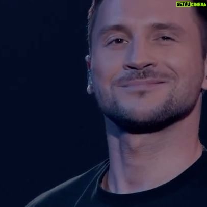 Oleg Malashkin - 2K Likes - Вот так выглядит ИДЕАЛЬНЫЙ
HOMEP!!! На идеальную песню😎😜
Cepeжaaaaaa!!! @lazarevsergey
Как же это красиво!!!
Такой совершенный монохромный минимализм .. на фоне общего боевого раскраса! Костюмы, танцоры огненные @__rusak__ @valery.kushakova
видео, блэк аут,
свет, атмосфера! 🩶🩶🩶
Это просто номер с Грэмми!
#третий
музыка @ppozdnikin
слова @olegvladi