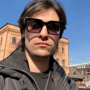 Oleg Sheps Instagram - Вчера было такое хорошее настроение, подснял вам видосики, но забыл залить сюда… Заливаю сегодня, и пусть этот вайб тоже перейдёт в сегодняшний день! ☀️

#битваэкстрасенсов #олегшепс #тнт#экстрасенс