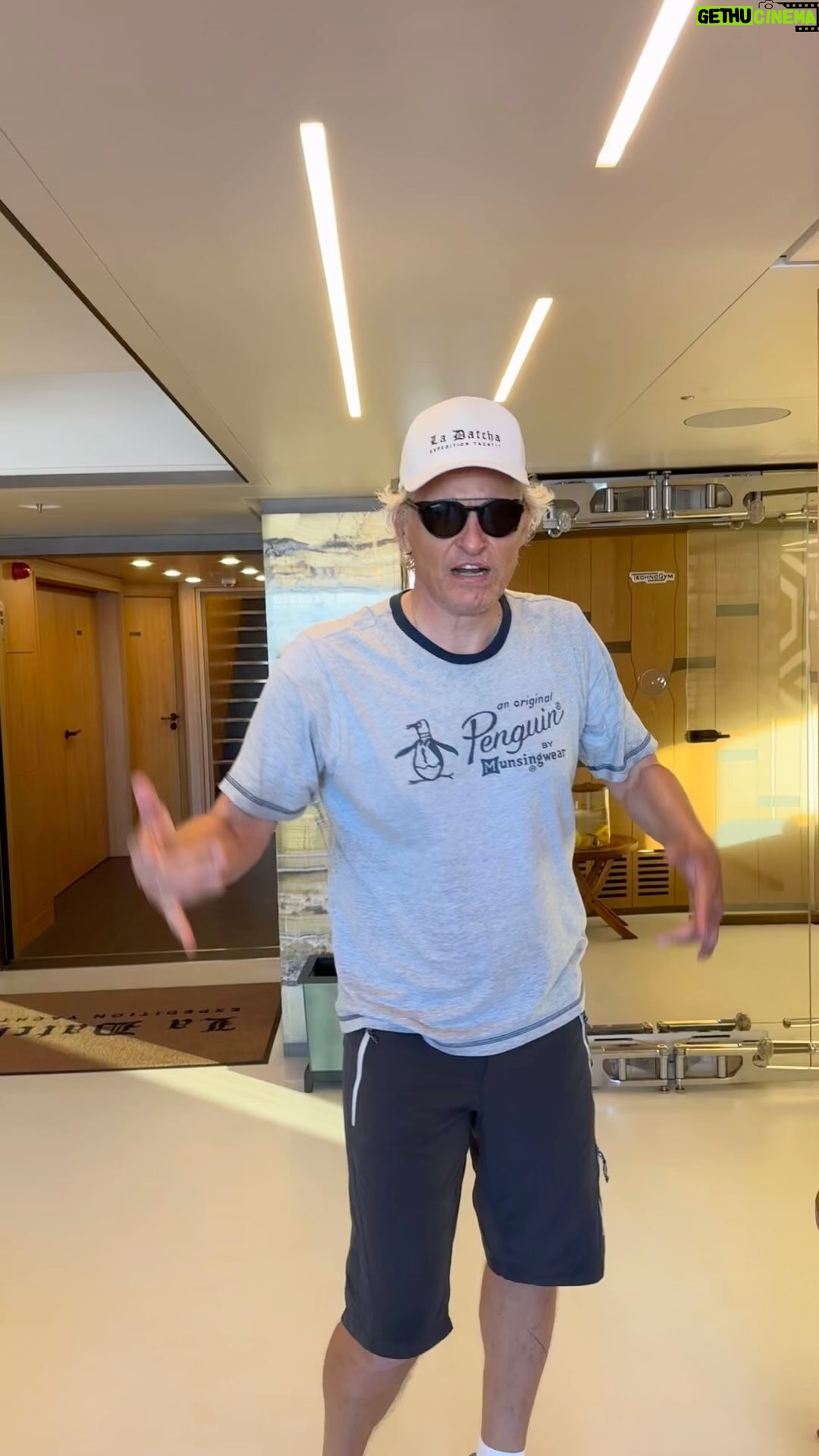 Oleg Tinkov - 213.3K Likes - I’m not afraid
To take a stand (against war and putin’s regime )
Everybody ( Russia’s businessmen )
Come take my hand 🤝
We’ll walk this road together, through the storm
Whatever weather, cold or warm
Just lettin’ you know that you’re not alone❤️