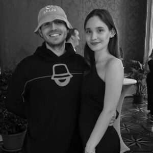 Oleh Psiuk Instagram - Йо, вітаємо усіх з Днем закоханих ❤️
Якщо ви бачите зараз цей допис - обійміть свою кохану людину! 

Бажаємо, щоб близькі, рідні та кохані люди завжди були поруч 🙌🏻

Напишіть в коментарях, скільки ви разом зі своєю 2гою половинкою?

—

Yo, Happy Valentine’s Day ❤️
If you are seeing this post right now, give your loved one a hug!

We wish our loved ones to always be there for us 🙌🏻

Write in the comments, how long have you been with your 2nd half?