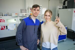 Oleksandr Pedan Instagram - Розпочали зйомки нового проєкту «КоледжCheck»

Після двох сезонів проєкту «УніверCheck» ми з командою зрозуміли важливість і необхідність висвітлення професійно-технічної освіти в Україні 🎓

Знімаємо новий сезон освітнього тревел-шоу «КоледжCheck», де будемо розповідати про важливість та можливості навчання в коледжах та закладах профтехосвіти. 

Ми вирішили змінити формат — я відповідатиму за комунікацію з батьками, розвінчування стереотипів щодо навчання в коледжах. 

За розкриття усіх таємниць коледжів візьметься моя донька та партнерка по шоу Лера @pedanlera разом з українськими блогерами, які є кумирами для нашої молоді. До речі, пишіть, кого хочете побачити👇

Кожен освітній заклад — новий блогер та нова спеціальність! 

Стартували з Сум @vstup.mfk_sumdu . Наша мета — показати, що у випускників коледжів було, є й буде дуже багато можливостей для роботи. Адже після перемоги нам будуть необхідні робочі руки для відбудови держави 🙌🏼