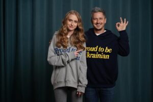 Oleksandr Pedan Instagram - Протфтех чи вища освіта? 🤔

Ви знаєте, що протягом цих двох років разом із командою відзняли цілих два сезони УніверCheck’а, де детально розібралися в тонкощах багатьох професій, що можна опанувати у вищих навчальних закладах. Наразі не стоїмо на місці і маємо нову ідею — зняти цілий сезон освітнього тревел-шоу з оглядами коледжів👌🏼

Як прийшли до цього? Дуже просто. Вважаю, що наша професійна технічна освіта недооцінена. На мою думку, не обов’язково вчитись чотири роки в університеті чи інституті, якщо цей процес можна пришвидшити. Місцями освіта в профтехзакладах може бути якіснішою, ніж у деяких вишах. 

Це дискусійне питання, але давайте поговоримо про актуальність. Зараз, під час та після війни, матимуть попит на свої послуги не економісти (як я за своєї вищою освітою), а будівельники, слюсарі, кухарі тощо. Взагалі я вважаю, що спочатку треба обирати професію, а вже потім думати про терміни навчання та освітні заклади. Звісно, що треба шукати викладачів-практиків, які дадуть не тільки теоретичну базу, а й можливість працювати. Ми стикалися з випадками, коли студенти працюють за спеціальністю навіть під час навчання. І це ніяк не впливає на їхню дисципліну та продуктивність.

А ще, коли ви отримали середню спеціальну освіту, то за бажанням, зможете продовжувати своє навчання в університеті чи інституті. 

Тепер нам дійсно цікаво перевірити, як всі ці освітні процеси організовано в професійних технічних закладах 😌 Сподіваємося, що в наступному році зможемо реалізувати це. 

А яка ваша думка щодо цього? Про які спеціальності та навчальні заклади з профтеху хотіли б дізнатись👇