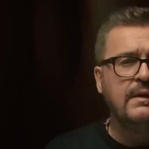 Oleksandr Ponomarov Instagram - Цю пісню нас із @dzidzio попросили виконати наші військові ! Дякуємо всім хто допоміг нам реалізувати це побажання , та втілити в життя ! @dmitriy_saratsky 
@shurubura 
Евгений Дон 
@kartyna 
Дякуємо Вам за добрі слова , та за 1 місце в трендах YouTube ❤️
Пісня є тут :
https://orcd.co/_dnk
Всі кошти від продажу підуть на ЗСУ 
Повна версія на моєму YouTube :
https://youtu.be/RpM3tp9fe3E