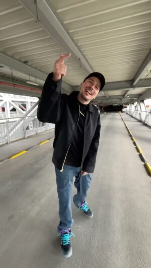 Oleksii Zavgorodnii Instagram - 1 млн переглядів у ТТ за добу 🤯 А ви чули «Гармошку» англійською?

Які пісні хотіли б почути в перекладі?