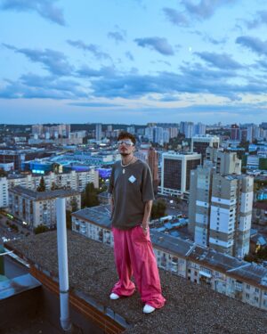 Oleksii Zavgorodnii Instagram - Моє рідне місто. Ти — дім моїх мрій і звершень. Твої стіни — свідки моєї історії. Історії дев’ятирічного хлопця, чия дитяча мрія побувати на концерті культових The Prodigy в Палаці Спорту народила нове заповітне бажання — виступити на цій сцені. Через 20 років ти допоміг мені, хлопцю з Троєщини, реалізувати цю мрію й зібрати повний Палац на наймасштабнішому VISLOVO.

Моє рідне місто. Твої краса, сила й незламність надихають. А твої шрами від ударів ворога не дають забути, якою ціною ми виборюємо нашу свободу. Я з тобою назавжди! З Днем народження, Києве мій!

Photo: @iamsherstiuk
Style: @_luuuny_ 
Location: @aderstudio_kyiv