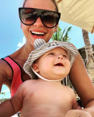 Olga Vainilovich Instagram - Улыбаемся и машем 🌞🐣!!! #family #happy #myboymylove #phuket