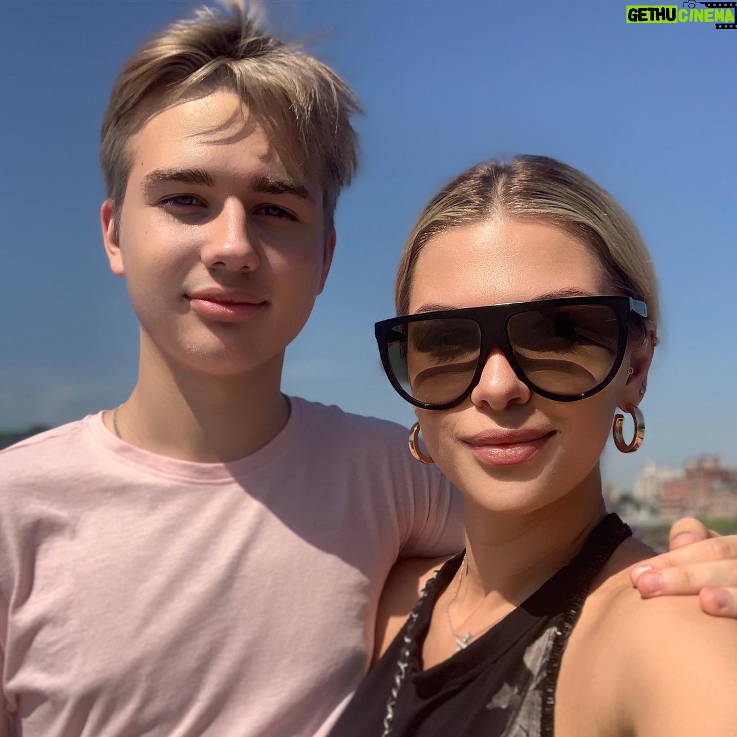 Olga Vainilovich - 1.3K Likes - ŠŠ¾Š¹ ŃŠ¶Šµ ŃŠ°ŠŗŠ¾Š¹ Š²Š·ŃŠ¾ŃŠ»ŃŠ¹,но Š²Ńе ŠµŃе мой малŃŃ @23fredis Š”ŠµŠ³Š¾Š“Š½Ń ŃŠµŠ±Šµ 18!! Š¢Ń Š²ŃŃŃŠæŠ°ŠµŃŃ Š²Š¾ Š²Š·ŃŠ¾ŃŠ»ŃŃ Š¶ŠøŠ·Š½Ń,ŃŠ°Š¼Š¾ŃŃŠ¾ŃŃŠµŠ»ŃнŃŃ!! Š Š²ŠµŠ“Ń ŃŠ¾Š²Ńем неГавно ŃŃ ŃŠ¾Š»Ńко ŃŃŠøŠ»ŃŃ Ń
оГиŃŃ Šø Š³Š¾Š²Š¾ŃŠøŃŃ! Š¢Ń Š½Šµ ŠæŃŠ¾ŃŃŠ¾ мой ŠæŠ»ŠµŠ¼ŃŠ½Š½ŠøŠŗ,ŃŃ Š¼Š½Šµ как ŃŃŠ½, Ń Š²ŃŠµŠ³Š“а о ŃŠµŠ±Šµ Š·Š°Š±Š¾ŃŠøŠ»Š°ŃŃ Šø Š¾Š±ŠµŃŠµŠ³Š°Š»Š° !! ŠÆ ŃŠµŠ±Ń Š±ŠµŠ·ŃŠ¼Š½Š¾ ŃŠøŠ»Ńно Š»ŃблŃ!!! Š£ ŃŠµŠ±Ń Š¾Š±ŃŠ·Š°ŃŠµŠ»ŃŠ½Š¾ Š²ŃŠµ полŃŃŠøŃŃŃ!!!( ŃŃ Š¼Š½Šµ ŠŠµŠ½Ńли Š¾Š±ŠµŃал ŠŗŃпиŃŃ)š ŠŠæŠµŃŃŠ“ мой Š¼ŃжŃина,Šŗ Š½Š¾Š²ŃŠ¼ ŠæŃŠøŠŗŠ»ŃŃŠµŠ½ŠøŃм!!ā¤ļø #birthdayboy š¤“