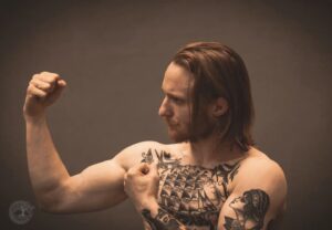 Oliver Claffey Instagram - Pugilistic Pyrate. 

🏴‍☠️

📸 @julianarataphotography