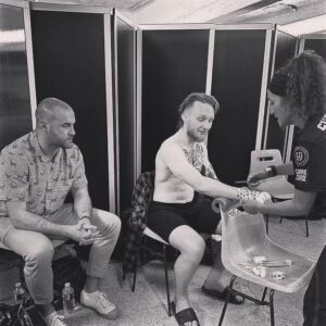 Oliver Claffey Instagram - Kept you waiting, huh?

Been on a bit of a break from social media. I've been cruising Navi, coaching, and eating pizza. So much pizza.

Here's a photo dump from the recent adventures in Béziers with @hexagonemmafr to make it up to ya.

[Not pictured: @sebas.bjj]

🏴‍☠️x🇫🇷

#CapnJack #JackClaffey #Hexagone #MMA