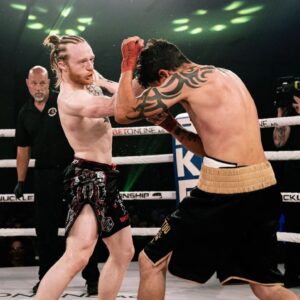 Oliver Claffey Instagram - Overhand, uppercuts, and a special guest appearance from @danmiragliotta.

🏴‍☠️

📸 @nickvespe 
👊 @bareknucklefc

#CaptainJack #BKFC #ToeTheLine