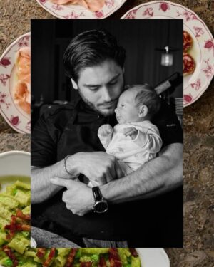 Oliver Ingrosso Instagram - Jag vet inte varför, men jag har alltid gillat att göra saker själv. Så jag har lärt mig att laga mat på egen hand, genom att testa mig fram och göra massor av fel. Jag har lärt mig olika metoder, vad jag gillar och sakta blivit bättre. Det var därför jag gjorde boken - för att berätta hur jag lagar mat, hur jag har lärt mig och dela med mig av mina bästa recept.

Och jag får massor av meddelanden där ni visar rätter från boken som ni har lagat, bilder på era nära och kära som har fått boken i julklapp, och kommentarer på YouTube där ni skriver att ni gillar kanalen och mina recept.
För allt detta vill jag säga tack. Tack för att ni verkar gilla mig och det jag gör. Det gör mig otroligt glad.

Det har gått lite mer än en månad sedan boken släpptes. Jag visste inte vad jag kunde förvänta mig, men jag fick nyss reda på att boken är den andra mest sålda för hela året på Adlibris, även fast den precis kommit ut. Nu har jag några dagar på mig att bli etta - mest såld 2023. Det vore jäkligt coolt.

Om ni vill hjälpa mig med detta skulle jag bli otroligt glad.  Köp en, två eller 10. Kanske till en vän, bror eller farmor. Ni kan köpa boken via länken i min profil.

❤️