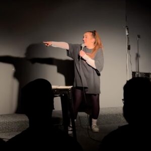 Olivia Leclerc Instagram - Il y a 1 mois, j’ai commencé à faire de l’humour sur scène. Après 4 semaines intensives de rodage, j’ai l’honneur d’embarquer sur la scène du @zoofest.offjfl ce soir, avec pleins d’autre humoristes que j’admire. 🙏🏻

Let’s do this ! 🔥
#standup #standupcomedy #humour #festival #zoofest #zoofestmtl #scene #openmic #rodage #lebordelcomedieclub #leterminalcomedieclub