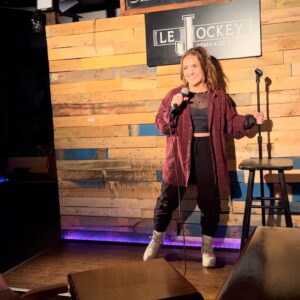 Olivia Leclerc Instagram - Il y a 1 mois, j’ai commencé à faire de l’humour sur scène. Après 4 semaines intensives de rodage, j’ai l’honneur d’embarquer sur la scène du @zoofest.offjfl ce soir, avec pleins d’autre humoristes que j’admire. 🙏🏻

Let’s do this ! 🔥
#standup #standupcomedy #humour #festival #zoofest #zoofestmtl #scene #openmic #rodage #lebordelcomedieclub #leterminalcomedieclub