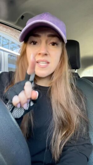 Olivia Leclerc Instagram - À TOUS LES GYM RAT : dites-moi si je vis dans le déni ?? 🏋️‍♀️ #gym #gymtok #gymrat #gymrats #workout #training #gymgirl #gant #workoutgloves #gloves