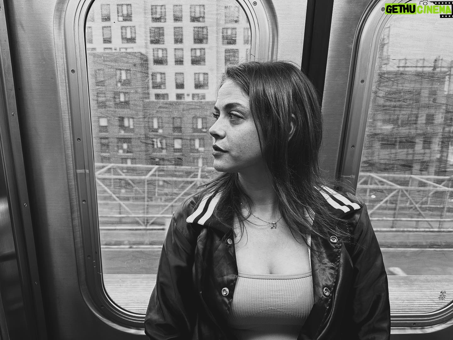 Olivia Luccardi - 701 Likes - M Train
📷: @8enjamin3orderline