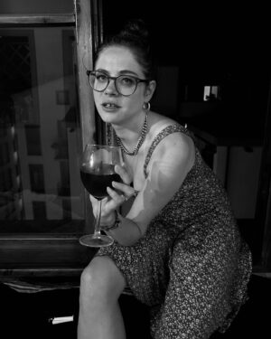 Olivia Luccardi Instagram - Wine and windows
📷: @ceskander