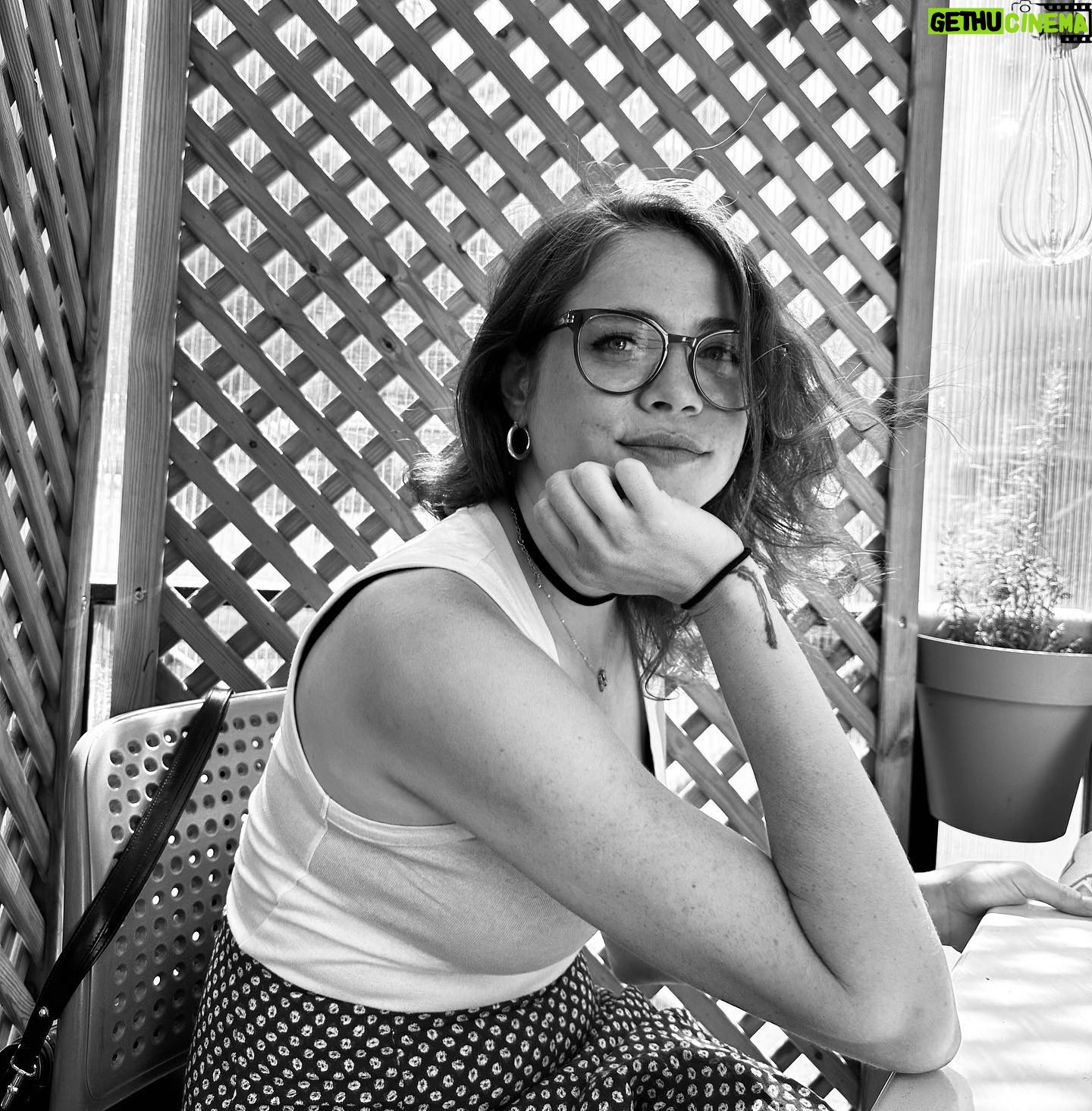 Olivia Luccardi - 712 Likes - 📷: @peachbrainz