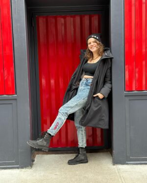 Olivia Luccardi Instagram - I can’t be at Sundance this year for the Earth Mama’s premiere. But I’ll be keeping warm in NYC with @save_the_duck coat and @sorelfootwear. Thank you 💕