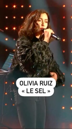 Olivia Ruiz Instagram - Olivia Ruiz interprète son titre « Le Sel » en live dans « Le Grand Studio RTL » ! Rendez-vous aujourd’hui à partir de 18H15 sur @rtl_france avec Eric Jean-Jean ❤️
•
•
#oliviaruiz #ericjeanjean #musique #music #radio #live #legrandstudiortl