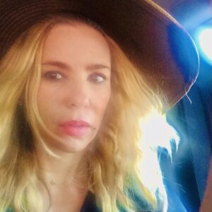 Olivia d'Abo Instagram - Happy weekend friends! 🌺🌸🌻Spring is finally HERE! Tis‘ the season to seize the day! What are you all up to this weekend? Much love from me to you 😊❤️