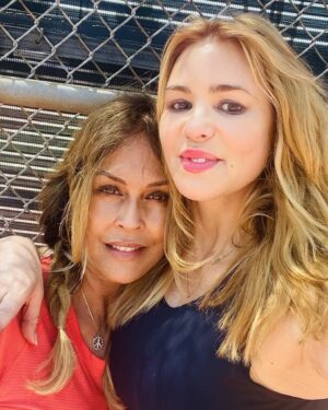 Olivia d'Abo Instagram - Love playing a good ol’ game of “Wimbledon tennis “ 🇬🇧🎾❤️with my beautiful soul sister @Aprils_dreams ! Staying fit , healthy and happy is so important for all of us right now. Keeping those endorphins flowing ! Happy Thursday ~ love and light ⭐️🧡⭐️