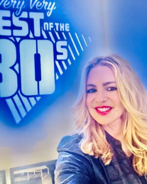 Olivia d'Abo Instagram - My head is dizzy with trivia, classic sitcoms, iconic movies and music from the 80s. I think I answered all the questions correctly for my brilliant pal and amazing favorite all time host @katiedaryl - what is your guys’ favorite Wonder Years episode? I told Katie mine on the show ☺️ Go check it out to see my answer! 😘