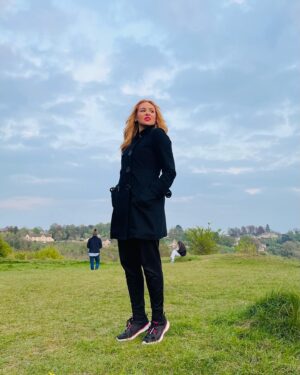 Olivia d'Abo Instagram - So important to spend time in nature for one’s grounding 🌼 and to be surrounded by family for one’s heart ❤️